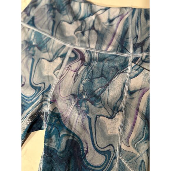 Victoria's Secret On Point Flow High-Rise Monochrome Biker Shorts | Womens Sz 2 - Picture 12 of 12